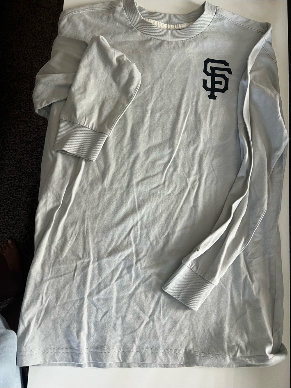 San Francisco Giants Fanatics Light Gray Long Sleeve Tee with SF Chest Logo
